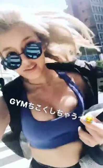 ローラ乳首エロ画像