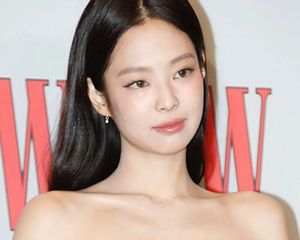 【動画】 人気アイドル「BLACKPINK」ジェニー、乳首丸出しの格好で現れてしまう・・・