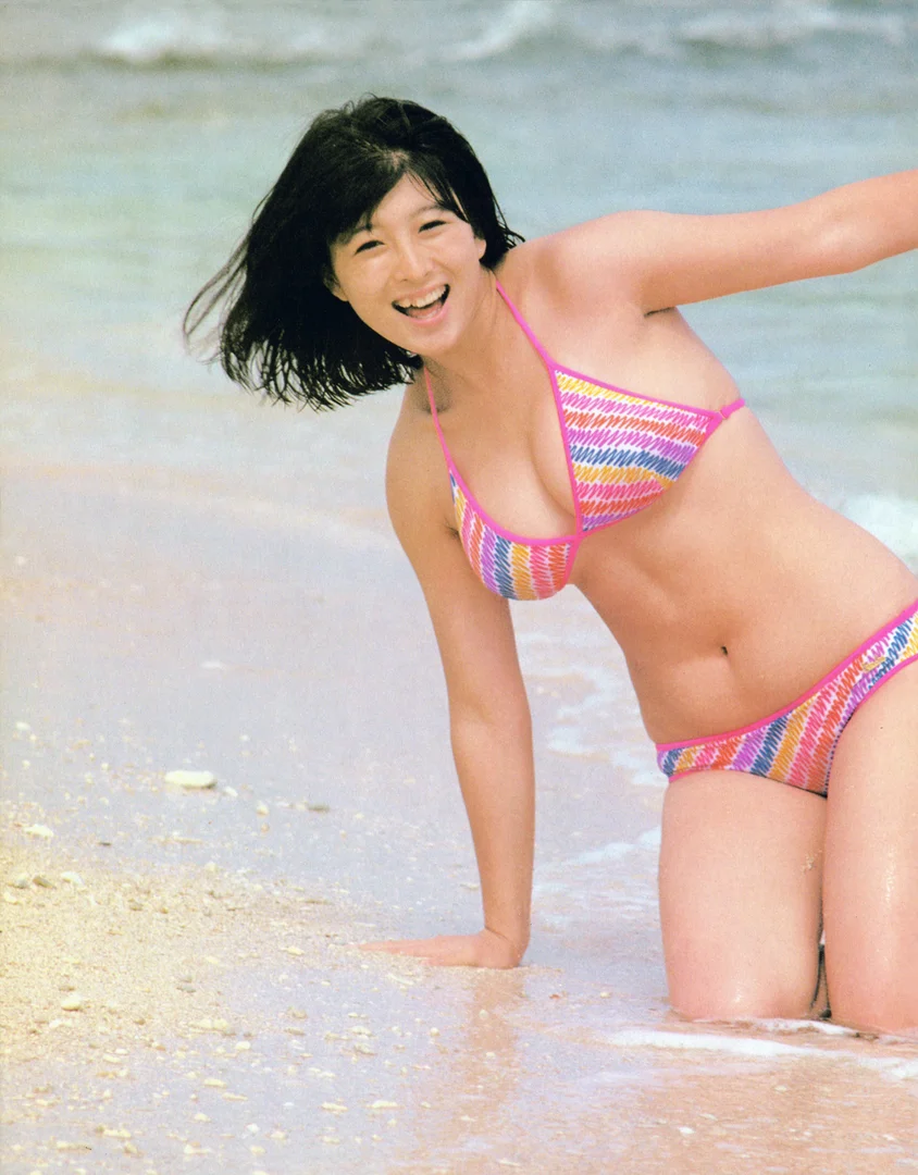 河合奈保子 グラビア画像