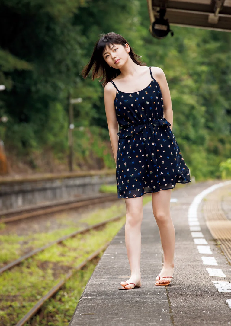 小芝風花 写真集 風の名前 スクール水着