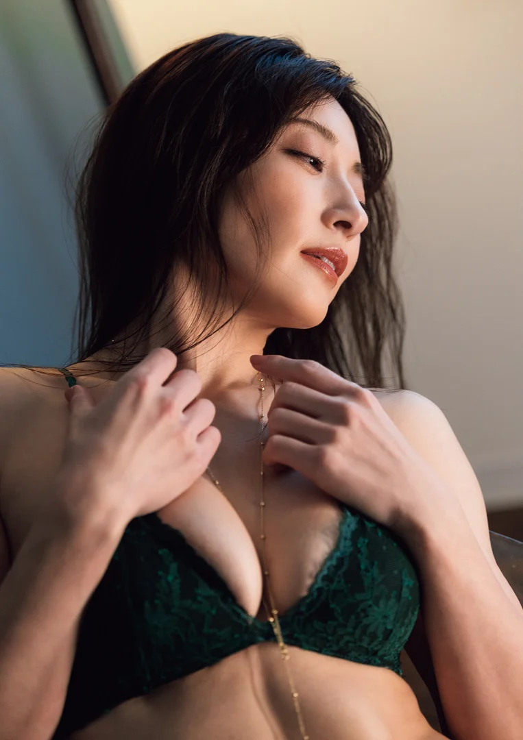 熊田曜子おっぱいエロ画像！巨乳手ぶらヌードや解禁したえぐい脱ぎっぷり！ 214/371