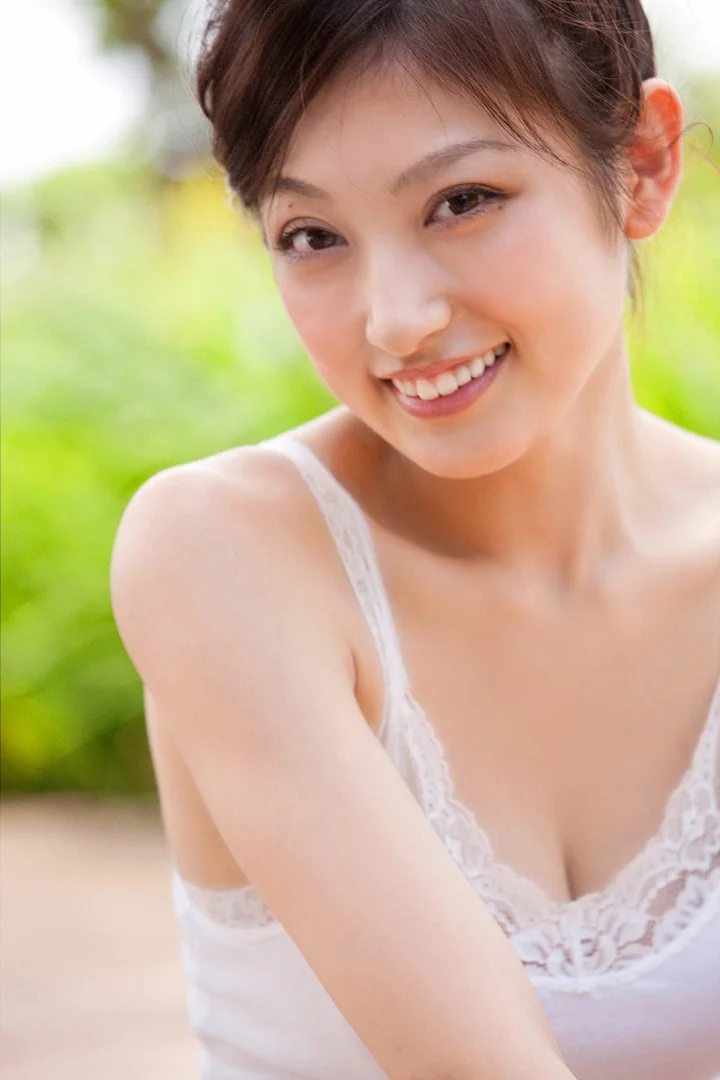 熊田曜子おっぱいエロ画像！巨乳手ぶらヌードや解禁したえぐい脱ぎっぷり！ 3/371