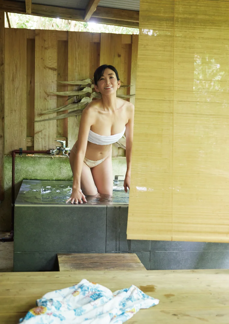 中島史恵 ヌード画像