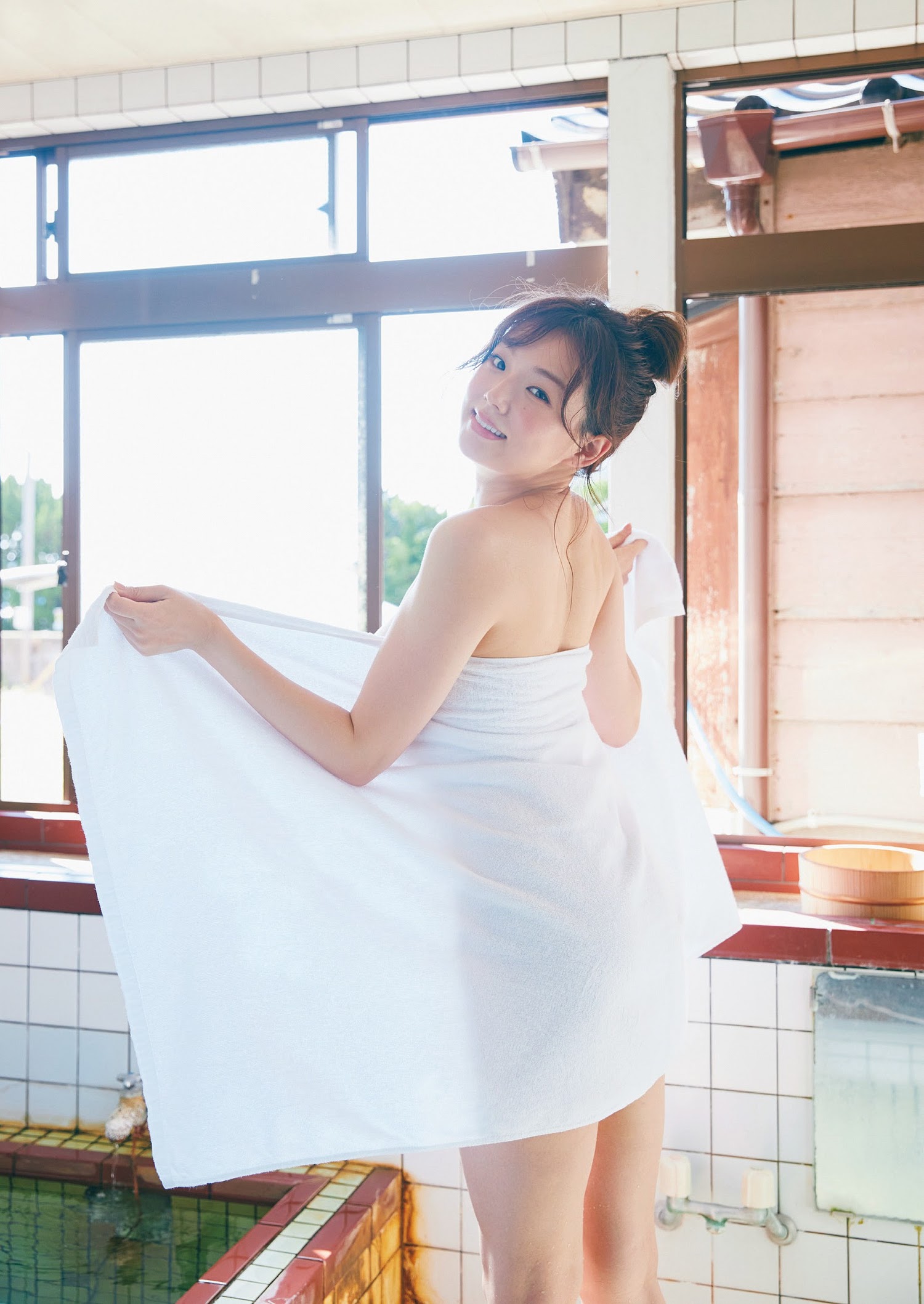 篠崎愛の爆乳ヌードエロ画像！童顔巨乳グラドルのおっぱい全裸セミヌード！ 80/109