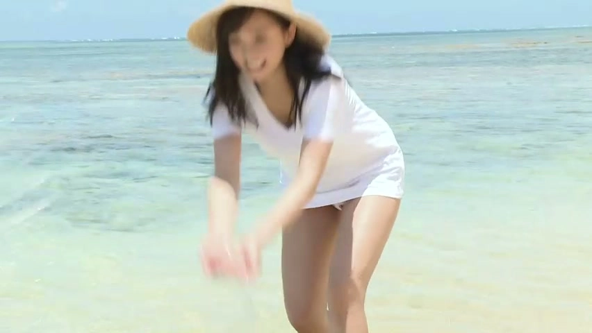 篠崎愛の爆乳ヌードエロ画像！童顔巨乳グラドルのおっぱい全裸セミヌード！ 14/109