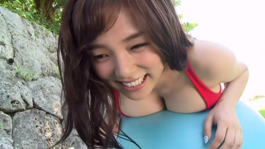 篠崎愛の爆乳ヌードエロ画像！童顔巨乳グラドルのおっぱい全裸セミヌード！ 79/109