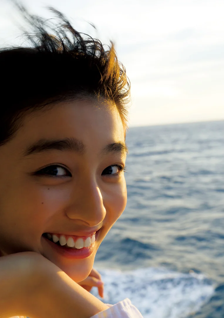 吉川愛 ファースト写真集i 自然な表情