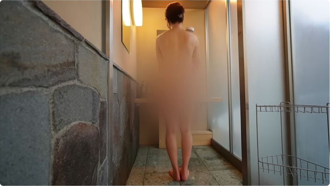 温泉女子全裸入浴エロ画像