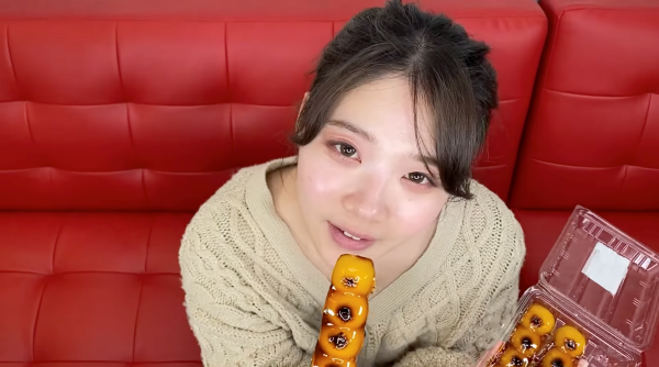 人気AV女優がフェラ音ASMR