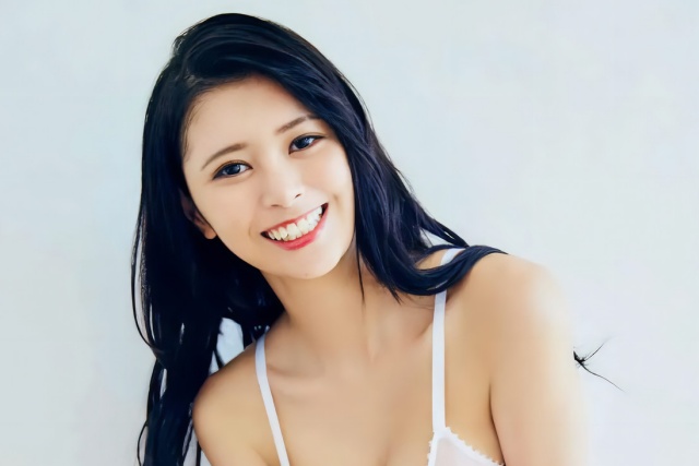 山田あいのドスケベボディのビキニグラビアエロ画像