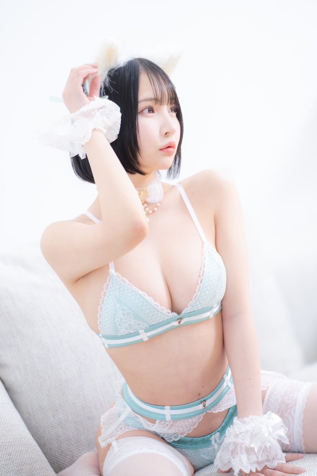 五木ゆうりの巨乳グラドルのビキニおっぱいエロ画像