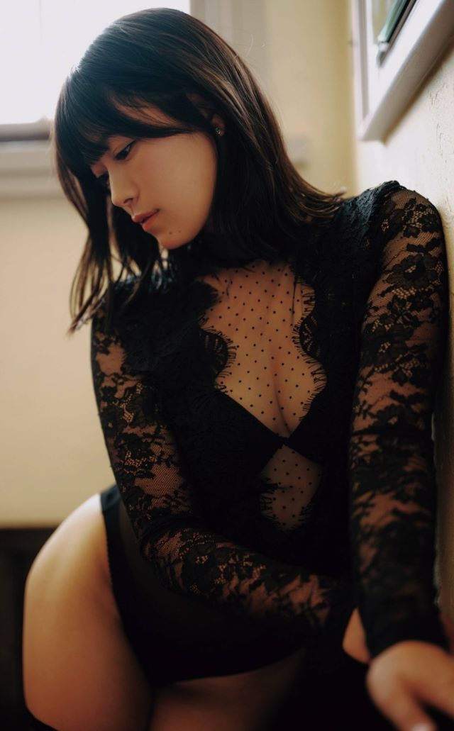 山内鈴蘭ヌード画像