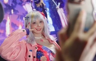 コスプレイヤー・えなこ、エロ過ぎるふんどし姿のコスプレでファンを悩殺！！