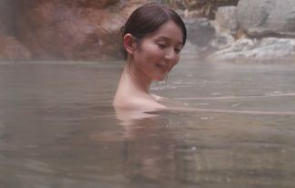 秘湯ロマン女優・倉澤映枝、入浴シーンでおっぱいの谷間全開！！地上波でこれはエロ過ぎるｗｗ