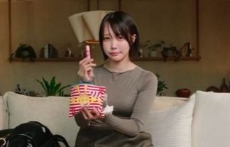 あのちゃん、ロンT透けて下着がうっすら見えちゃうｗｗパツパツおっぱいもエロくてたまらん・・