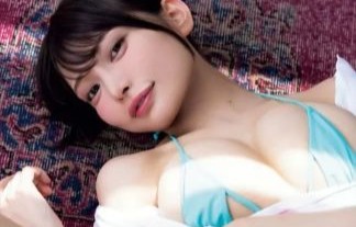 似鳥沙也加、透けて肌が見えた下着ショットがたまらんｗｗ今回のおっぱいグラビア、激エロショットが満載だぞ！！