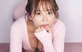 【朗報】井口裕香、最新グラビアでエロい巨乳の谷間を何回も見せてくるぞｗｗ