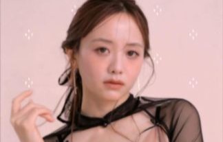 森香澄アナ、透け感ある新作下着を着用した姿がスケベ過ぎｗｗおっぱいの谷間もエロいわ・・