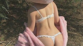 【GIF】着ぐるみ女子脱いだら…ヤバいけしからんシルエットが国宝級！実況民が透明感に完敗ｗｗ