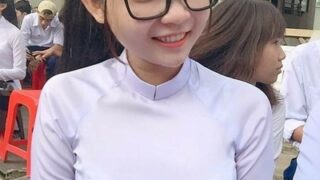 【画像】ベトナム女子のエグいシルエットが神級！透明感ハンパない可愛さで心折れる破壊力…